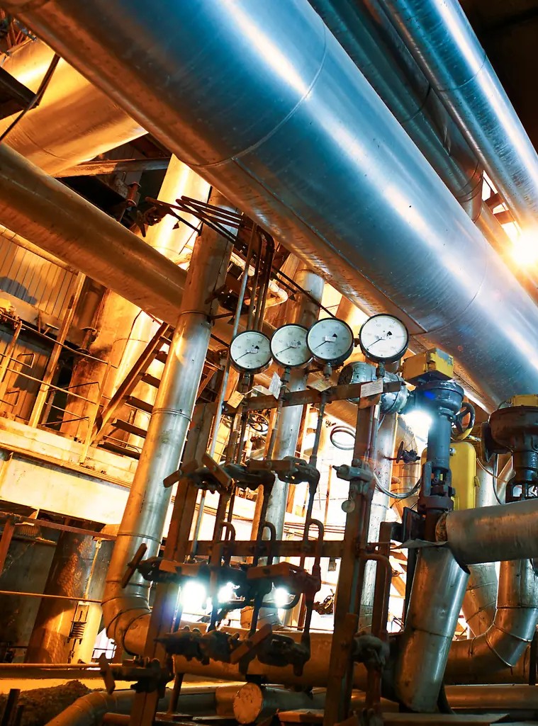 Plant pipework arranged to recover waste heat into a process stream